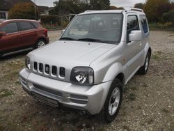 Silber Gebraucht 2007 Suzuki Jimny Snow SUV | 9.290 € (Etwas zu teuer)