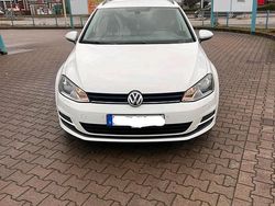 Weiß Gebraucht 2016 VW Golf VII Kombi | 8.600 € (Fairer Preis)