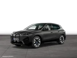 Sophistograu brillanteffekt metallic Gebraucht 2024 BMW iX SUV | 59.754 € (Fairer Preis)