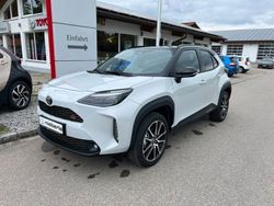 Grau Gebraucht 2024 Toyota Yaris Cross Premium SUV | 32.390 € (Teuer)