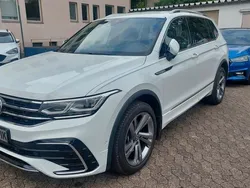 Weiß Gebraucht 2024 VW Tiguan Allspace R-line SUV | 44.490 € (Fairer Preis)