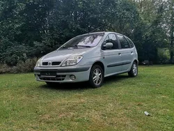 Grau Gebraucht 2001 Renault Scénic Van / Kleinbus | 888 €