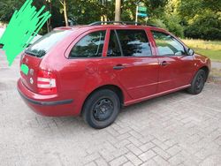 Rot Gebraucht 2007 Skoda Fabia Kleinwagen | 700 € (Guter Preis)