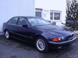 Blau Gebraucht 1999 BMW 525 Limousine | 2.490 €