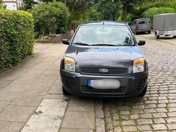 Grau Gebraucht 2009 Ford Fusion Kleinwagen | 1.950 € (Fairer Preis)