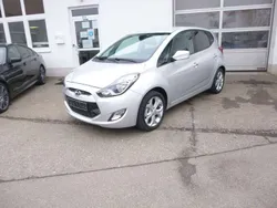 Sleek silver Gebraucht 2013 Hyundai ix20 Edition Van / Kleinbus | 6.580 € (Fairer Preis)