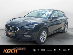 Mitternachtsschwarz Neu 2025 Seat Leon Limousine | 33.493 € (Etwas zu teuer)