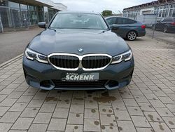 Grau Gebraucht 2022 BMW 320 Sport Line Limousine | 33.900 € (Etwas zu teuer)