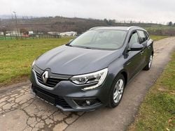 Grau Gebraucht 2020 Renault Mégane IV Business Limousine | 15.790 € (Guter Preis)