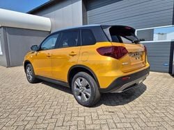 Solar yellow pearl metallic solar yellow pearl metallic Neu 2025 Suzuki Vitara Comfort SUV | 24.630 € (Fairer Preis)