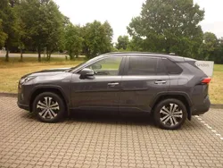 Marlingrau metallic Gebraucht 2019 Toyota RAV4 Hybrid Lounge+ SUV | 28.880 € (Etwas zu teuer)
