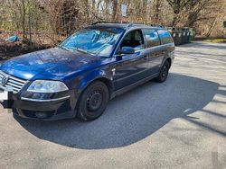 Blau Gebraucht 2002 VW Passat Kombi | 1.150 € (Fairer Preis)
