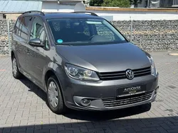 Grau Gebraucht 2011 VW Touran Van / Kleinbus | 3.790 € (Guter Preis)