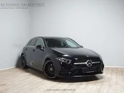 Schwarz schwarz (nachtschwarz) Gebraucht 2018 Mercedes A200 AMG Limousine | 19.990 € (Superpreis)