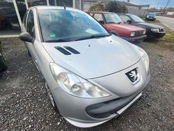 Grau Gebraucht 2011 Peugeot 206+ Kleinwagen | 2.700 € (Guter Preis)