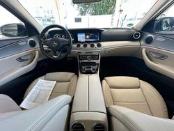 Blau Gebraucht 2017 Mercedes E220 Limousine | 22.700 € (Fairer Preis)