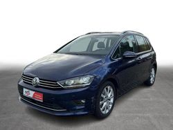 Blau Gebraucht 2017 VW Golf Sportsvan Highline Van / Kleinbus | 14.430 € (Fairer Preis)