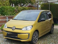 Gelb Gebraucht 2021 VW e-up! Kleinwagen | 12.600 € (Fairer Preis)