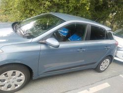 Blau Gebraucht 2017 Hyundai i20 Kleinwagen | 8.500 € (Fairer Preis)