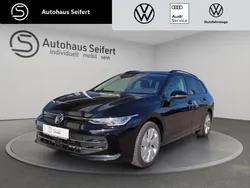 Schwarz Neu 2025 VW Golf VIII Life Kombi | 30.475 € (Etwas zu teuer)