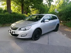 Grau Gebraucht 2011 Opel Astra Kombi | 3.500 € (Guter Preis)