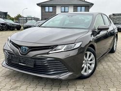 Braun Gebraucht 2020 Toyota Camry Luxury Limousine | 26.061 € (Fairer Preis)