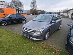 Grau Gebraucht 2015 Mercedes 180 Limousine | 11.500 € (Guter Preis)