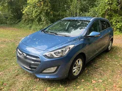 Blau Gebraucht 2015 Hyundai i30 Kombi | 7.999 € (Superpreis)