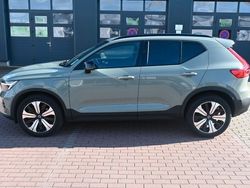 Sage green / metallic Gebraucht 2022 Volvo XC40 Ultimate SUV | 40.200 € (Teuer)