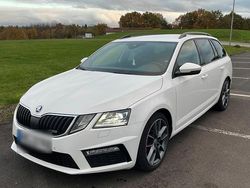 Weiß Gebraucht 2017 Skoda Octavia RS Kombi | 18.900 € (Etwas zu teuer)