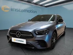 Grau Gebraucht 2021 Mercedes E400 Kombi | 61.549 €