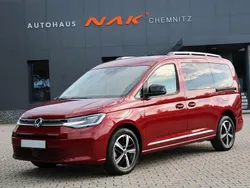 Rot Gebraucht 2023 VW Caddy Maxi Style Van / Kleinbus | 38.990 € (Teuer)
