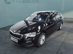 Schwarz Gebraucht 2023 Skoda Scala Ambition Kleinwagen | 21.229 € (Guter Preis)