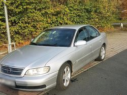 Silber Gebraucht 2002 Opel Omega Limousine | 1.150 €