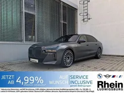 Grau Gebraucht 2024 BMW i7 M Sport Limousine | 110.490 €