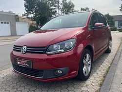 Rot Gebraucht 2013 VW Touran Life Van / Kleinbus | 7.990 € (Fairer Preis)