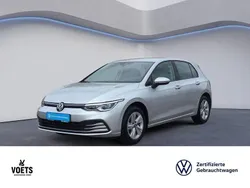 Silber Gebraucht 2023 VW Golf VIII Life Limousine | 21.595 € (Fairer Preis)