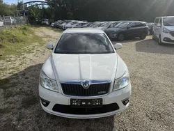 Bila candy/candyweiss Gebraucht 2011 Skoda Octavia RS Kleinwagen | 4.990 €