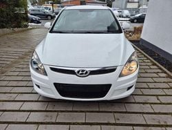 Weiß Gebraucht 2010 Hyundai i30 Classic Limousine | 2.499 € (Fairer Preis)