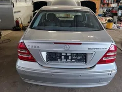 Silber Gebraucht 2002 Mercedes C200 Limousine | 2.400 €