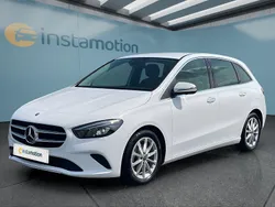 Gebraucht 2021 Mercedes B200 Van / Kleinbus | 27.399 € (Teuer)