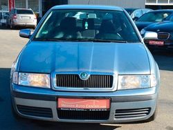 Grau Gebraucht 2004 Skoda Octavia Limousine | 3.900 € (Etwas zu teuer)