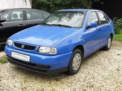 Blau Gebraucht 1998 Seat Cordoba SE Limousine | 1.900 €