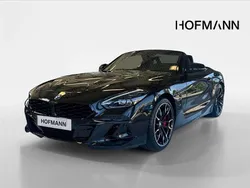 Saphirschwarz metallic Neu 2025 BMW Z4 M Cabrio | 69.620 € (Etwas zu teuer)