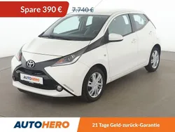 Weiß Gebraucht 2014 Toyota Aygo X-play Kleinwagen | 7.160 € (Fairer Preis)