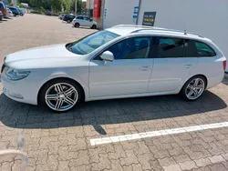Weiß Gebraucht 2011 Skoda Superb Kombi | 6.700 € (Etwas zu teuer)