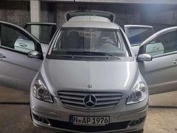Grau Gebraucht 2006 Mercedes B200 Van / Kleinbus | 4.500 € (Fairer Preis)
