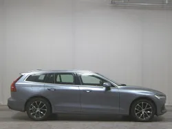 Grau Gebraucht 2019 Volvo V60 Momentum Kombi | 15.790 € (Fairer Preis)