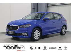 Blau Neu 2025 Skoda Fabia Essence Limousine | 16.285 € (Guter Preis)