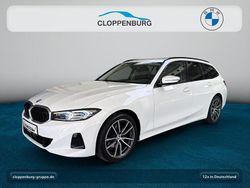 Weiß Gebraucht 2022 BMW 320 Sport Line Kombi | 29.480 € (Guter Preis)